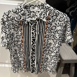 Women’s short sleeve button down blouse